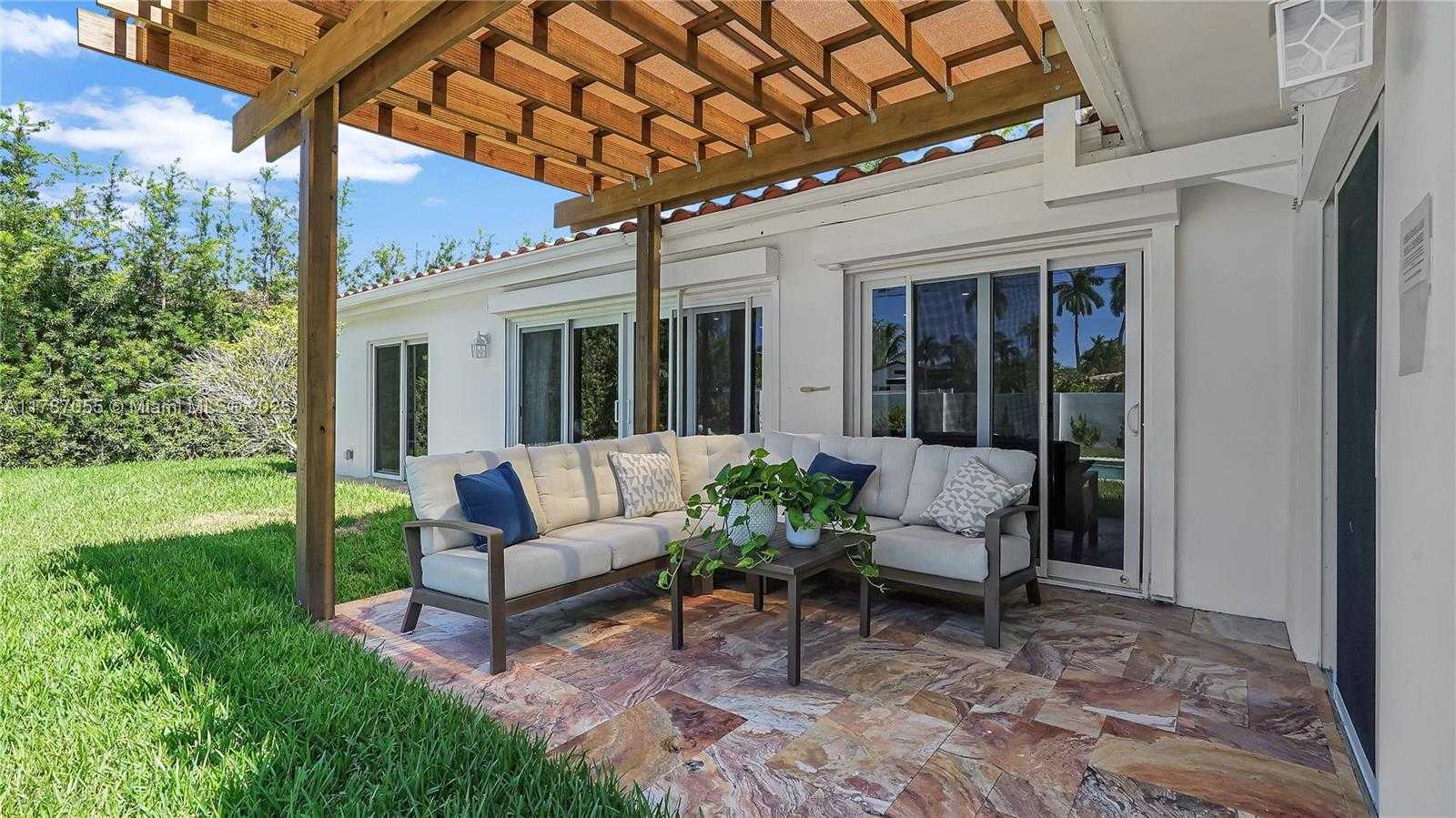 Small Image of 1311 PIERCE ST, Hollywood Number 32