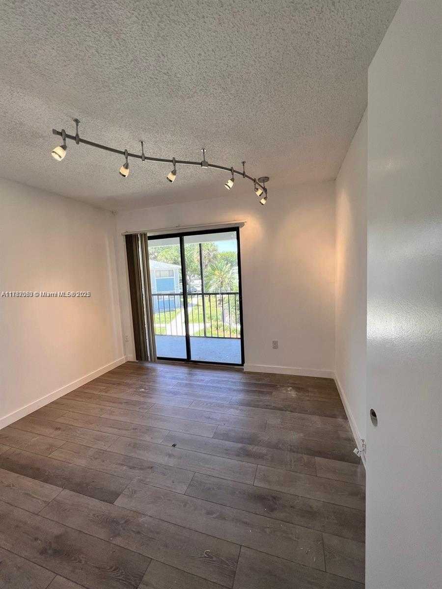 Small Image of 9715 HAMMOCKS BLVD #203, Miami Number 16