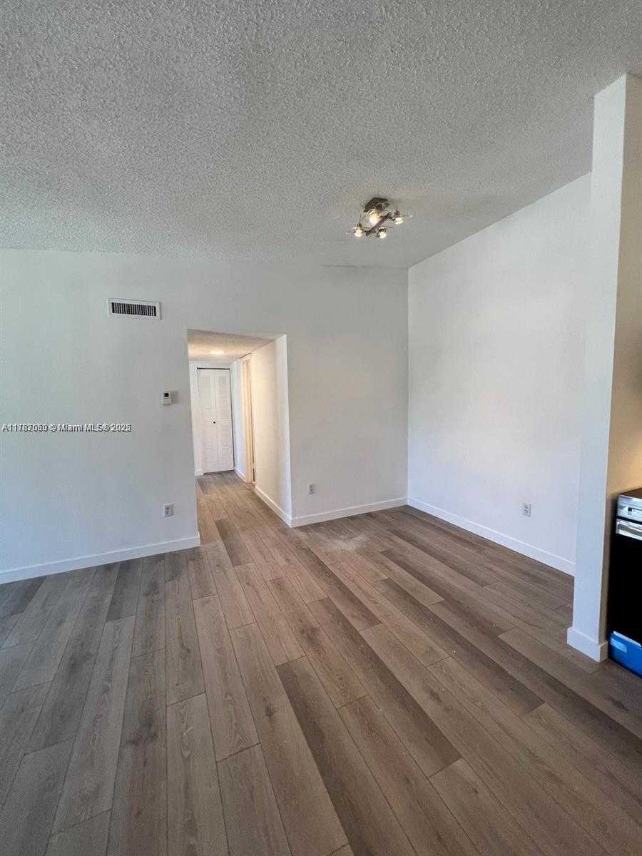 Small Image of 9715 HAMMOCKS BLVD #203, Miami Number 18