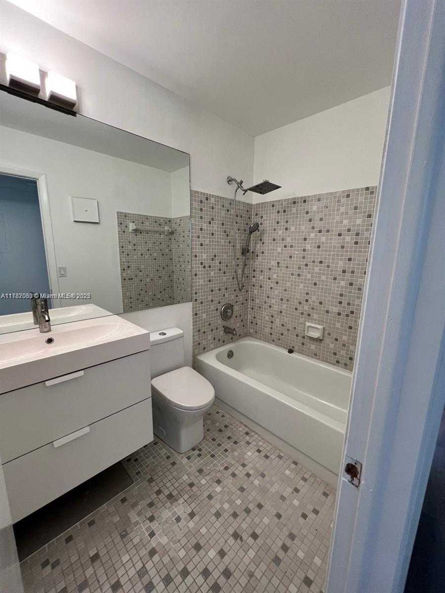 Small Image of 9715 HAMMOCKS BLVD #203, Miami Number 6