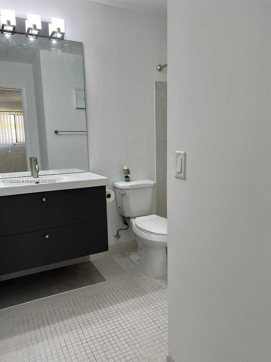 Small Image of 9715 HAMMOCKS BLVD #203, Miami Number 8