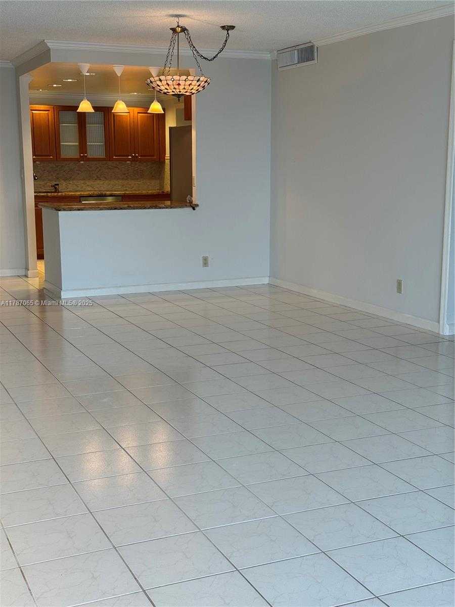 Small Image of 2500 PARKVIEW DR #801, Hallandale Beach Number 10