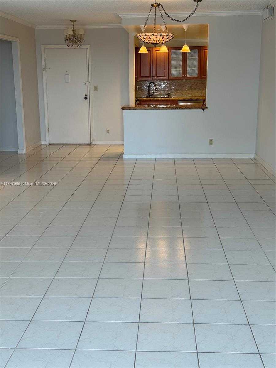 Small Image of 2500 PARKVIEW DR #801, Hallandale Beach Number 11