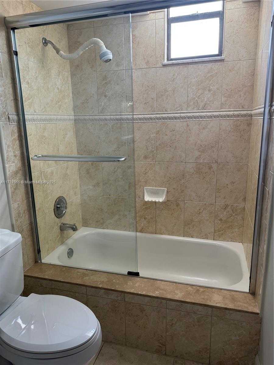 Small Image of 2500 PARKVIEW DR #801, Hallandale Beach Number 12