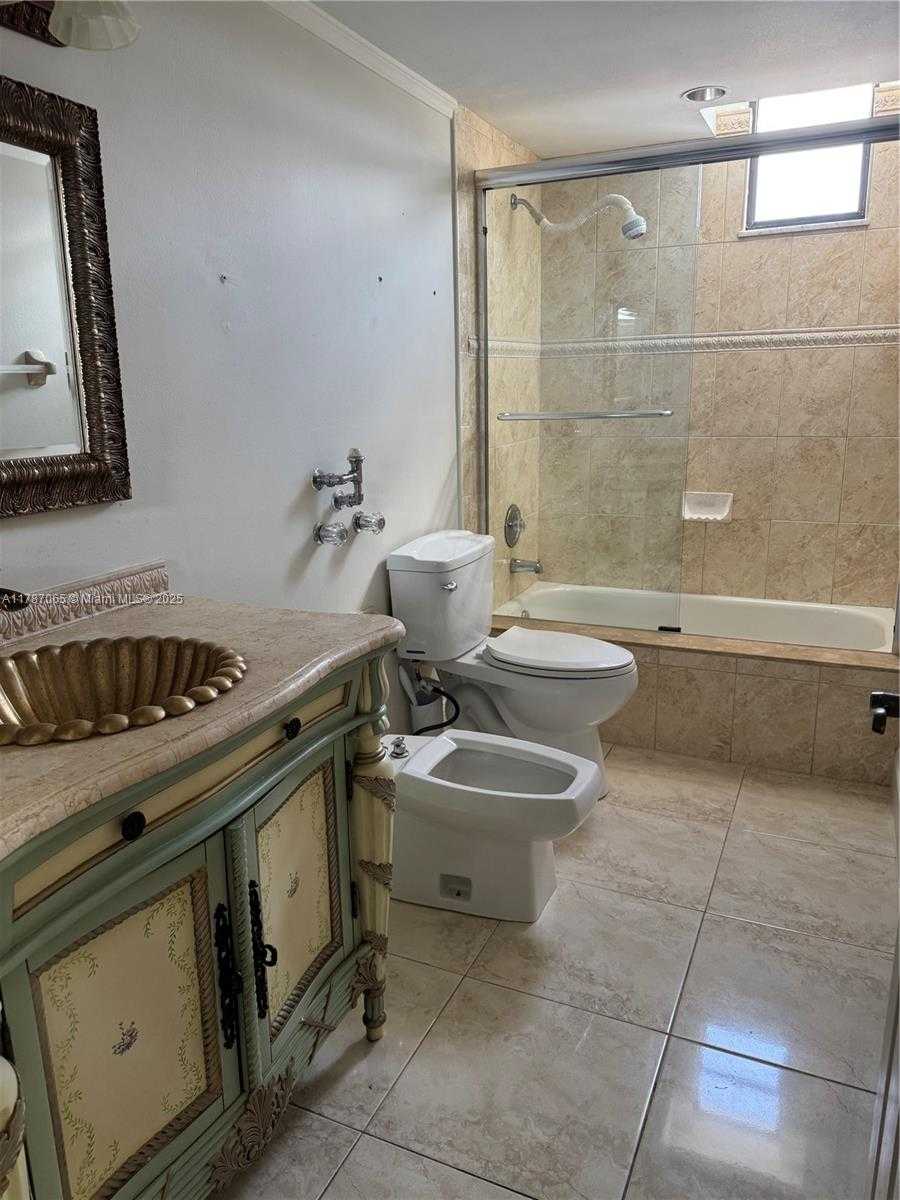 Small Image of 2500 PARKVIEW DR #801, Hallandale Beach Number 13