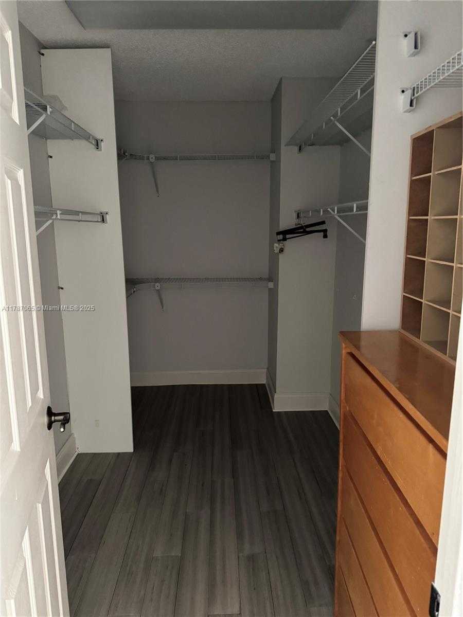 Small Image of 2500 PARKVIEW DR #801, Hallandale Beach Number 20