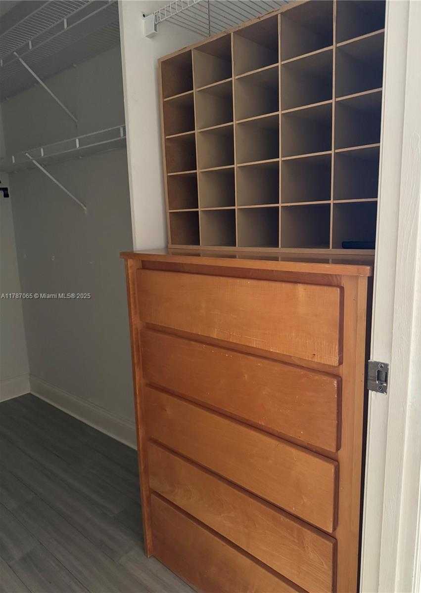 Small Image of 2500 PARKVIEW DR #801, Hallandale Beach Number 21