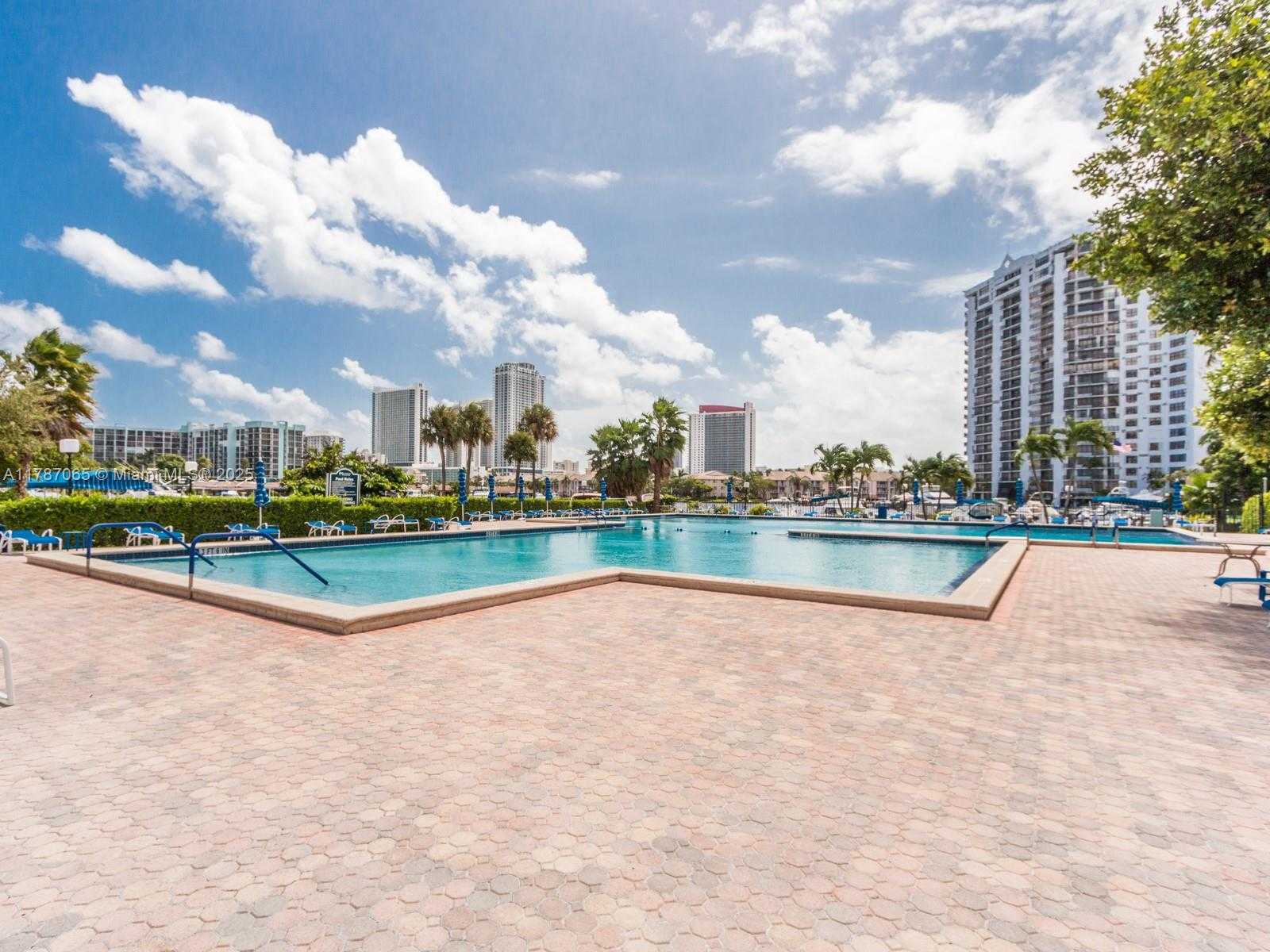 Small Image of 2500 PARKVIEW DR #801, Hallandale Beach Number 31