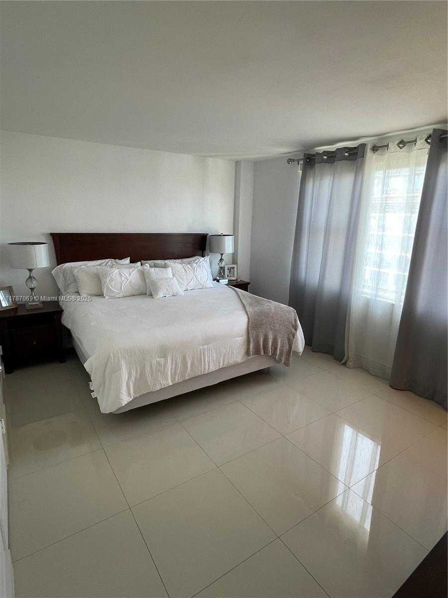Small Image of 9195 COLLINS AVE #1012, Surfside Number 15