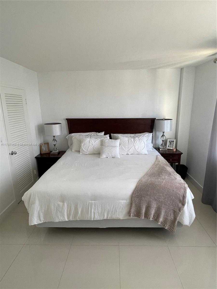 Small Image of 9195 COLLINS AVE #1012, Surfside Number 17