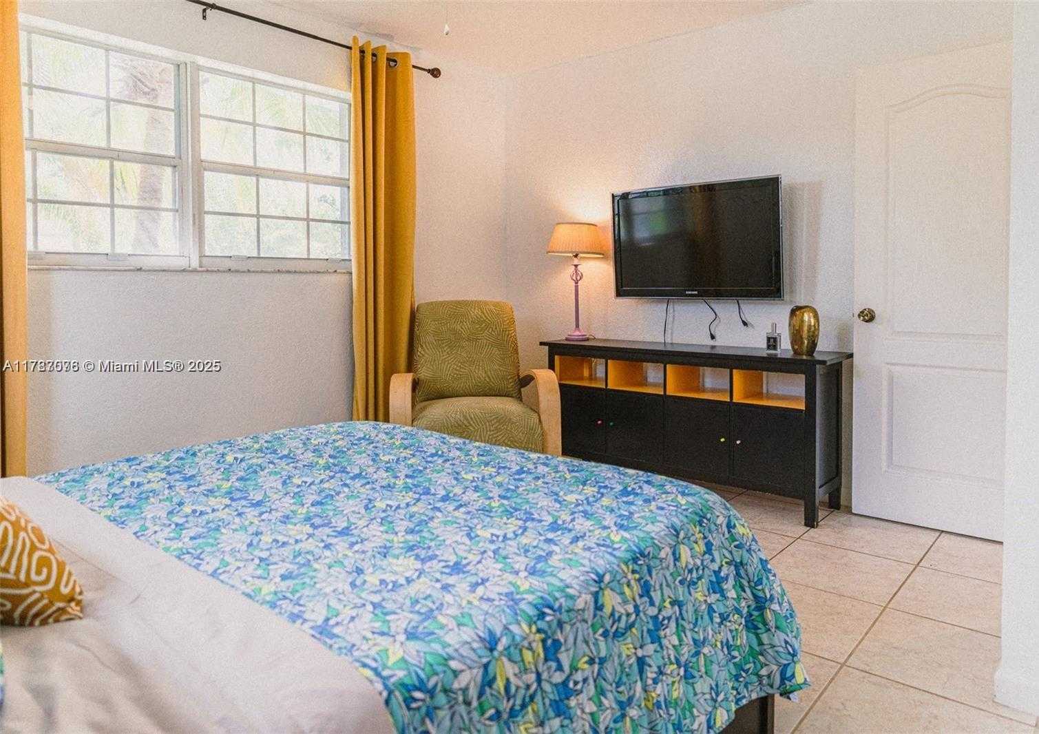 Small Image of 809 SOUTH EAST 14TH DR, Deerfield Beach Number 11