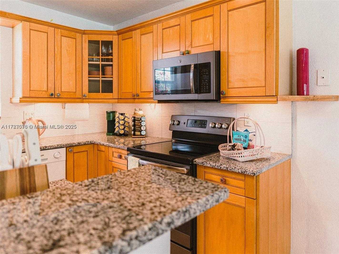 Small Image of 809 SOUTH EAST 14TH DR, Deerfield Beach Number 6