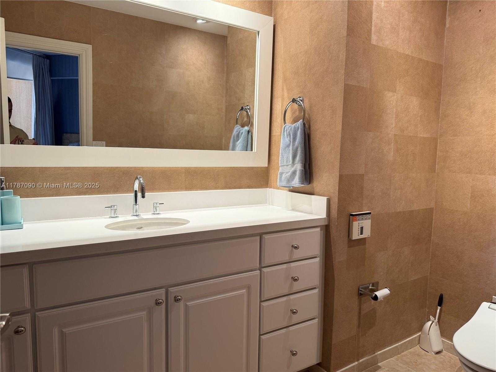 Small Image of 3001 NORTH EAST 185TH ST #616, Aventura Number 41