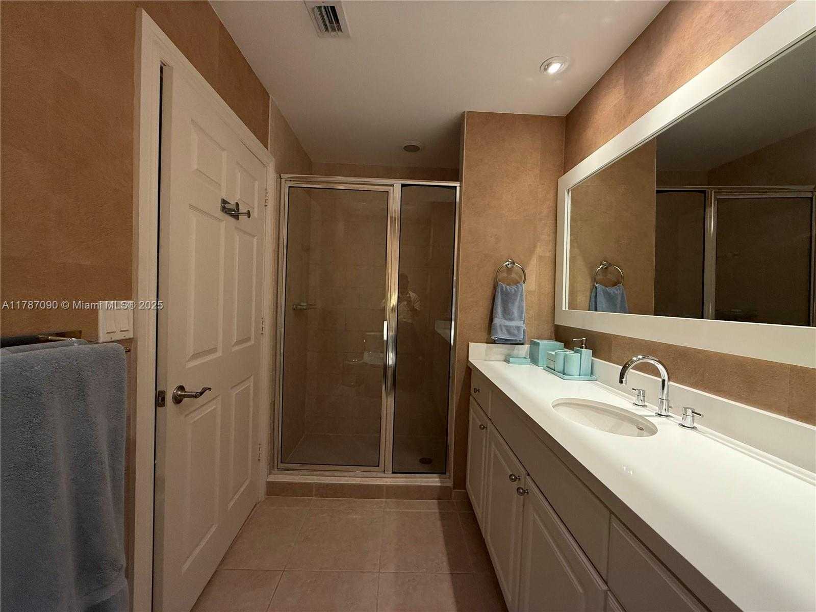 Small Image of 3001 NORTH EAST 185TH ST #616, Aventura Number 42