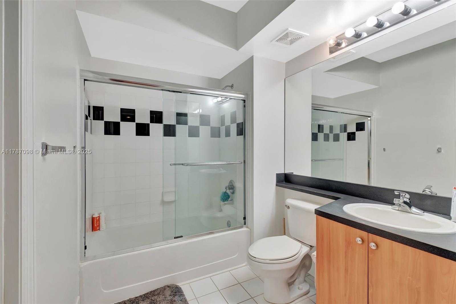 Small Image of 1330 WEST AVE #909, Miami Beach Number 10