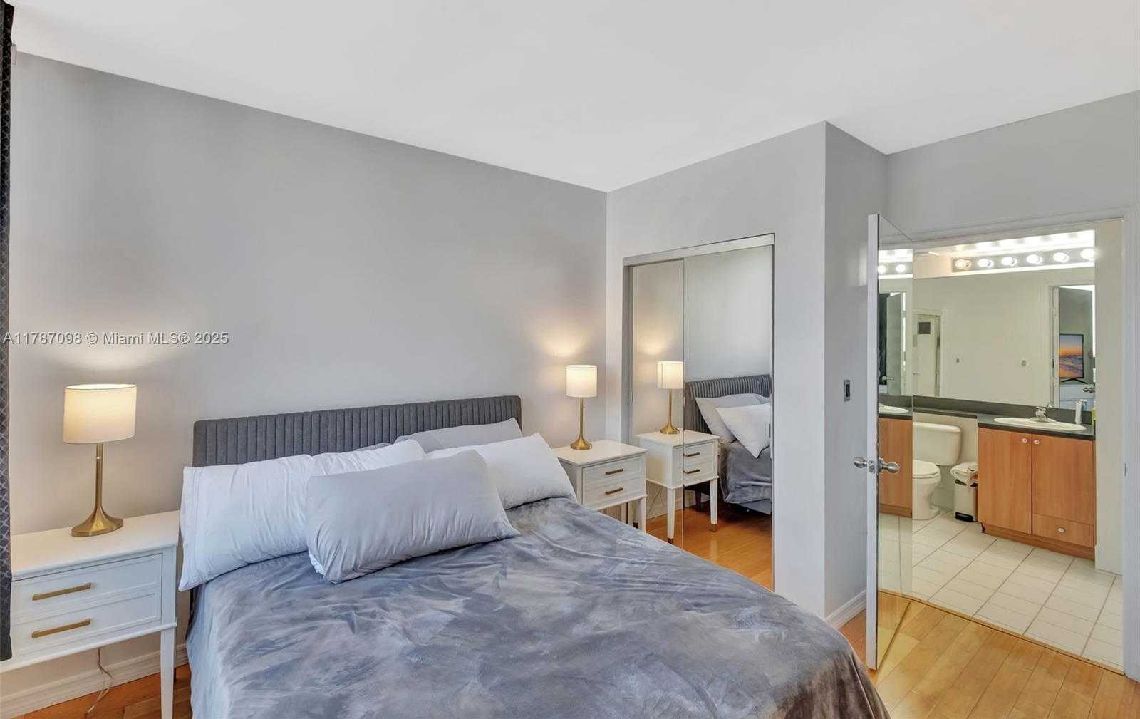 Small Image of 1330 WEST AVE #909, Miami Beach Number 15