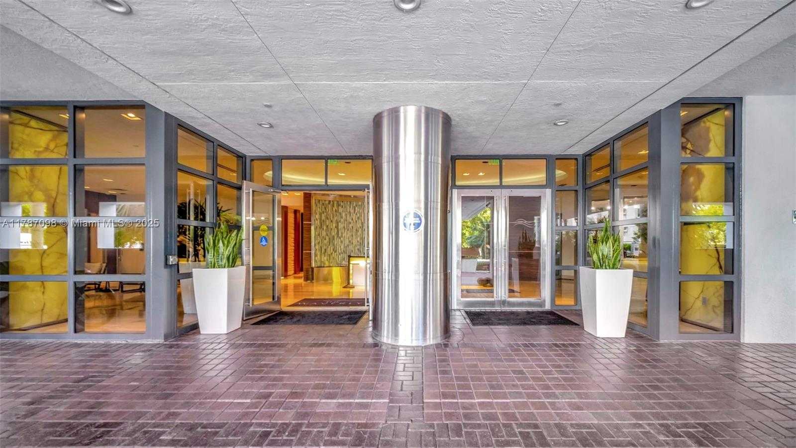 Small Image of 1330 WEST AVE #909, Miami Beach Number 20