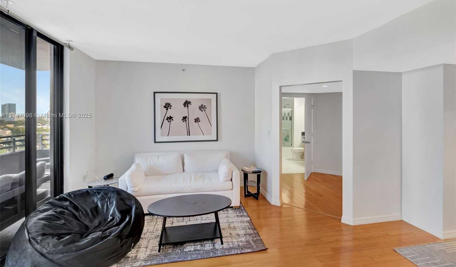 Small Image of 1330 WEST AVE #909, Miami Beach Number 6