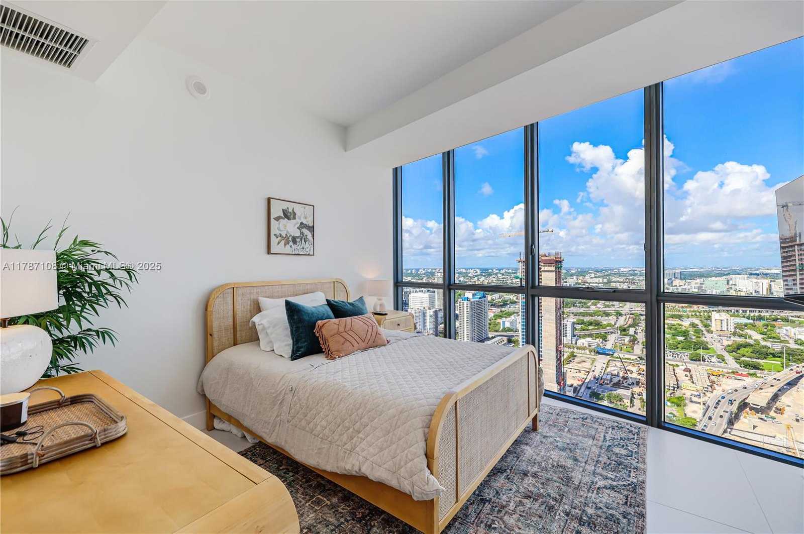Small Image of 1100 BISCAYNE BLVD #4508, Miami Number 16