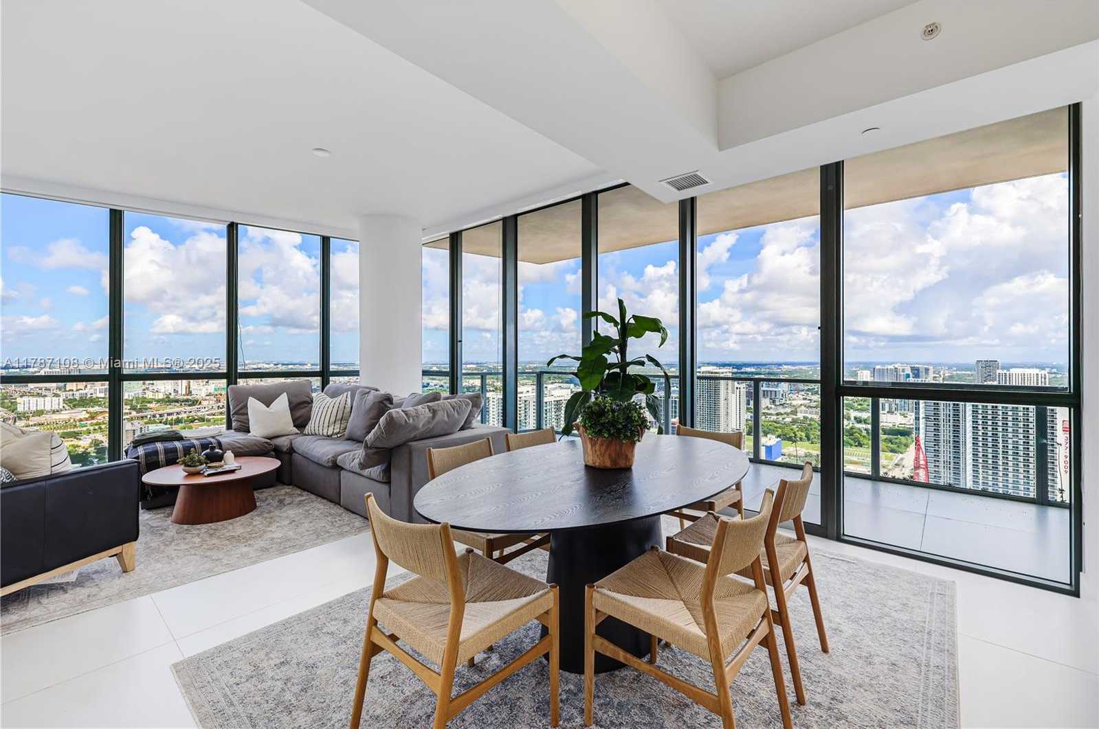 Small Image of 1100 BISCAYNE BLVD #4508, Miami Number 5