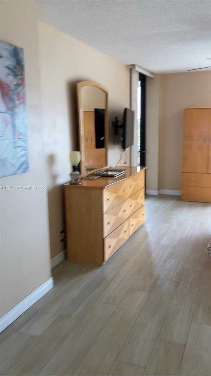 Small Image of 1600 SOUTH OCEAN DR #5A, Hollywood Number 11