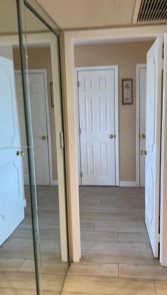 Small Image of 1600 SOUTH OCEAN DR #5A, Hollywood Number 15