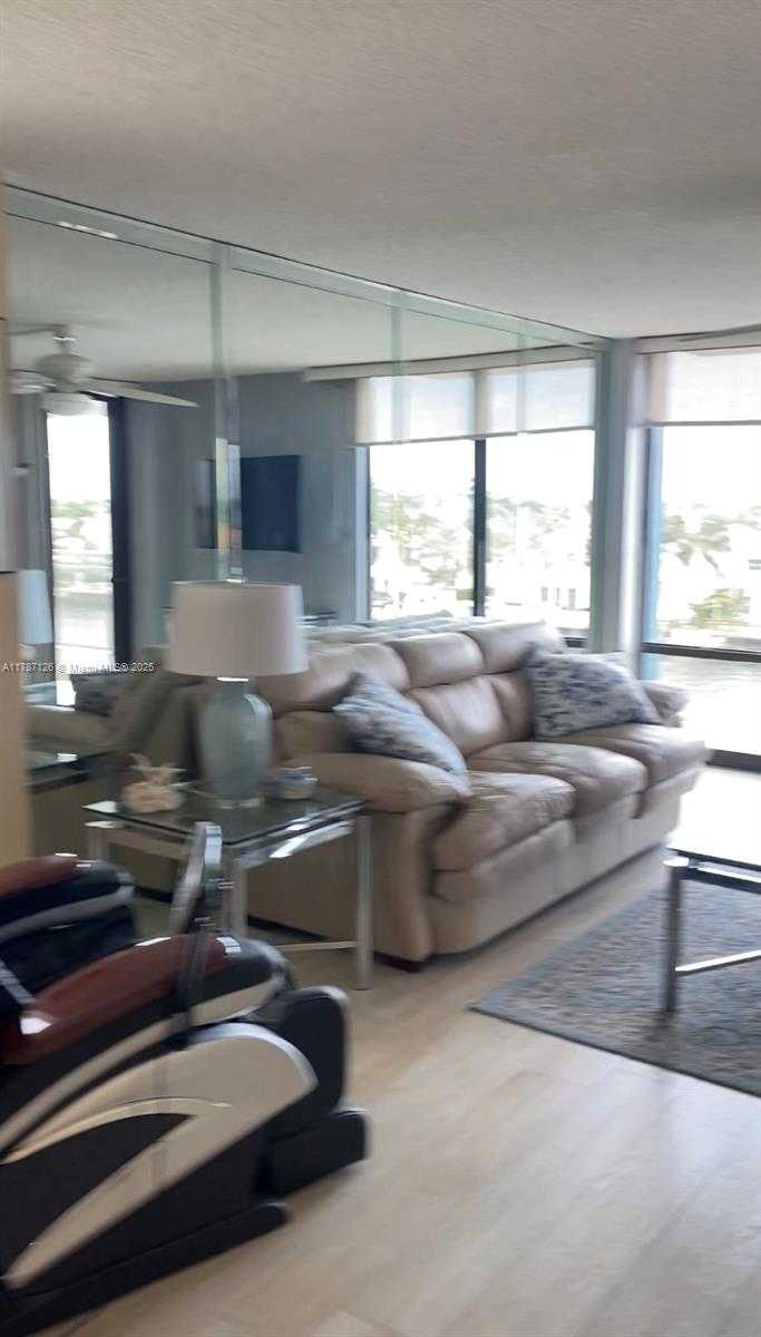 Small Image of 1600 SOUTH OCEAN DR #5A, Hollywood Number 17