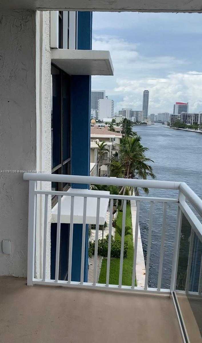 Small Image of 1600 SOUTH OCEAN DR #5A, Hollywood Number 2