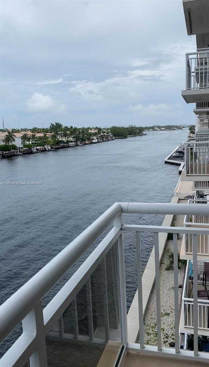 Small Image of 1600 SOUTH OCEAN DR #5A, Hollywood Number 3