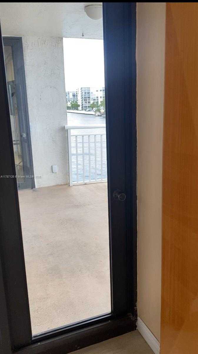 Small Image of 1600 SOUTH OCEAN DR #5A, Hollywood Number 8