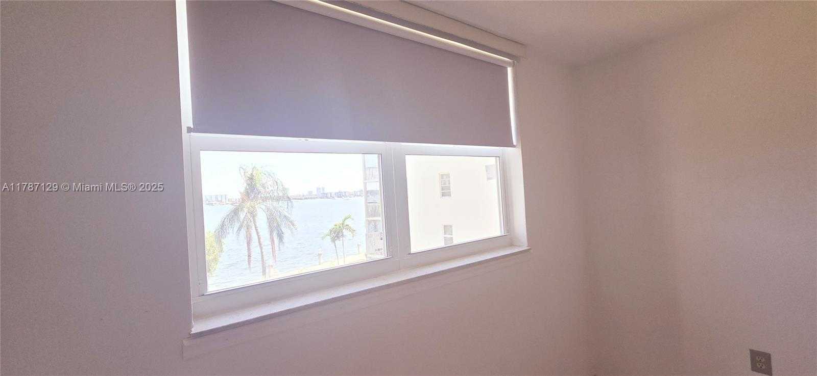 Small Image of Aventura Number 11