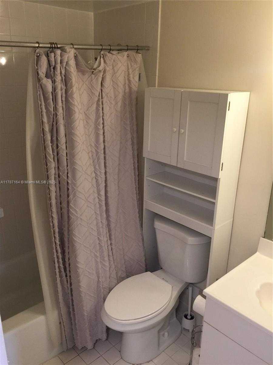 Small Image of 801 BRICKELL BAY DR #1163, Miami Number 15