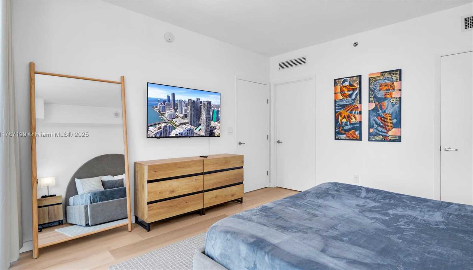 Small Image of 485 BRICKELL AVE #3911, Miami Number 11