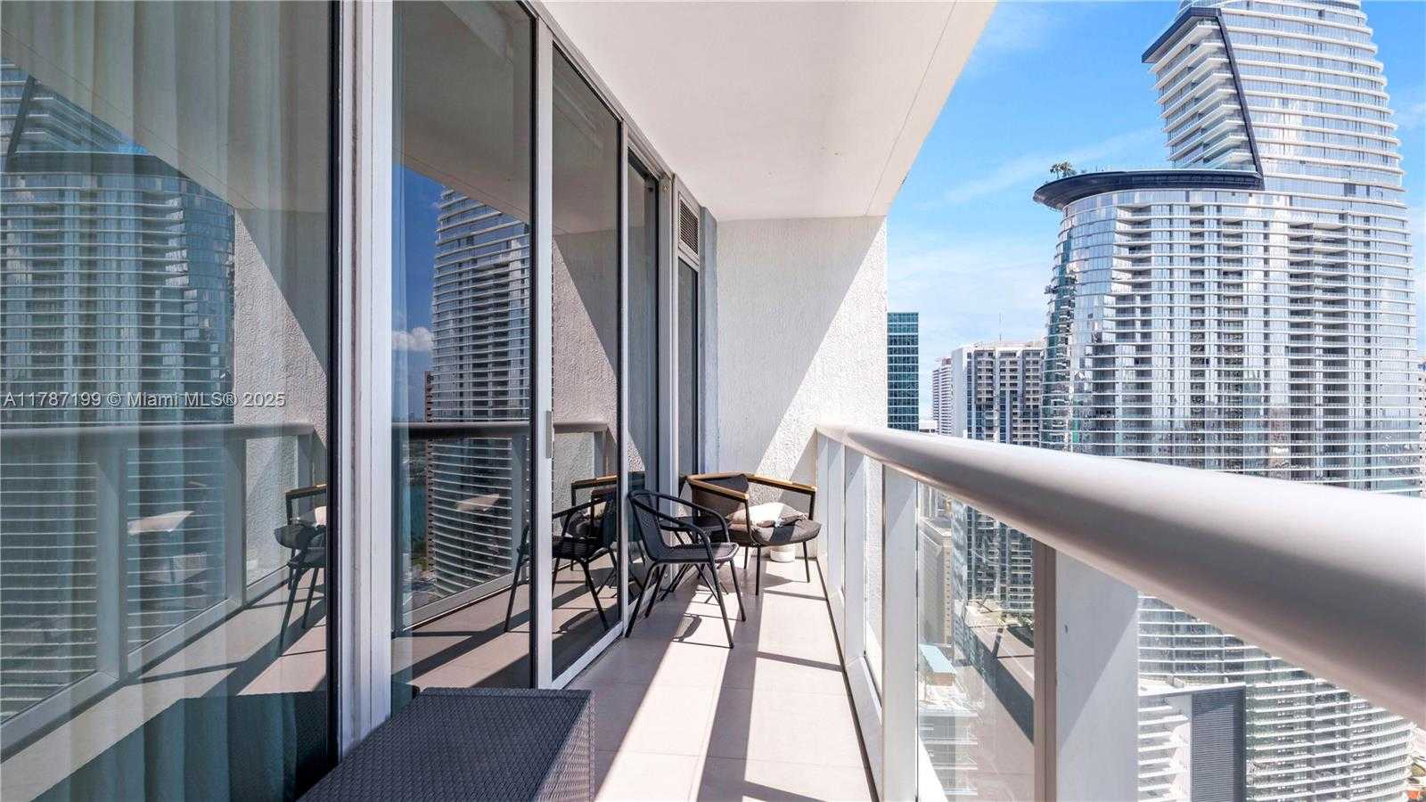 Small Image of 485 BRICKELL AVE #3911, Miami Number 16