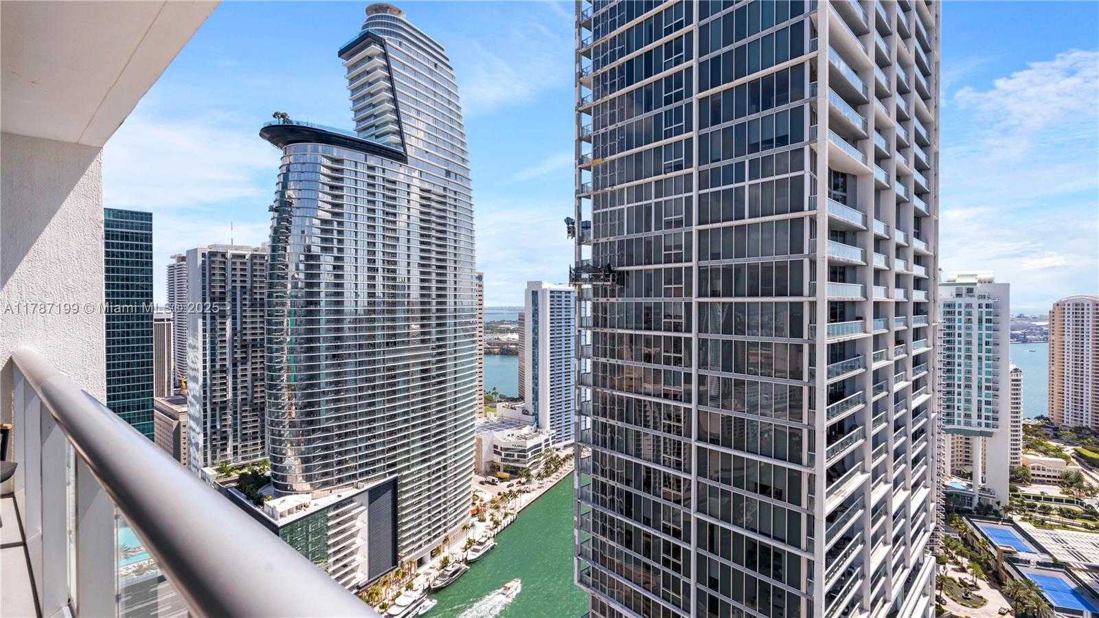 Small Image of 485 BRICKELL AVE #3911, Miami Number 18