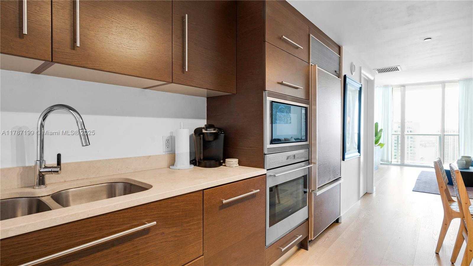 Small Image of 485 BRICKELL AVE #3911, Miami Number 2