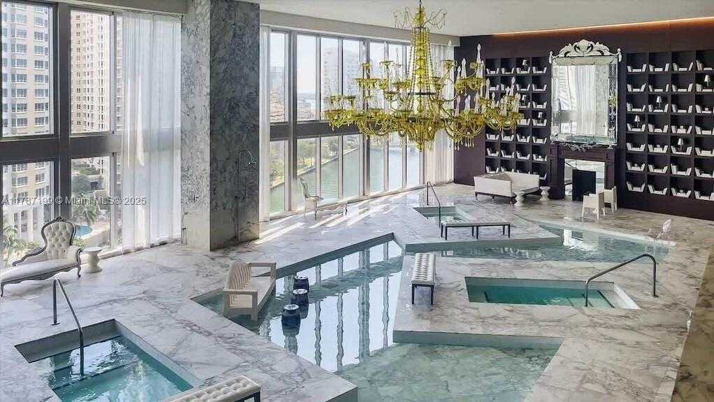Small Image of 485 BRICKELL AVE #3911, Miami Number 24