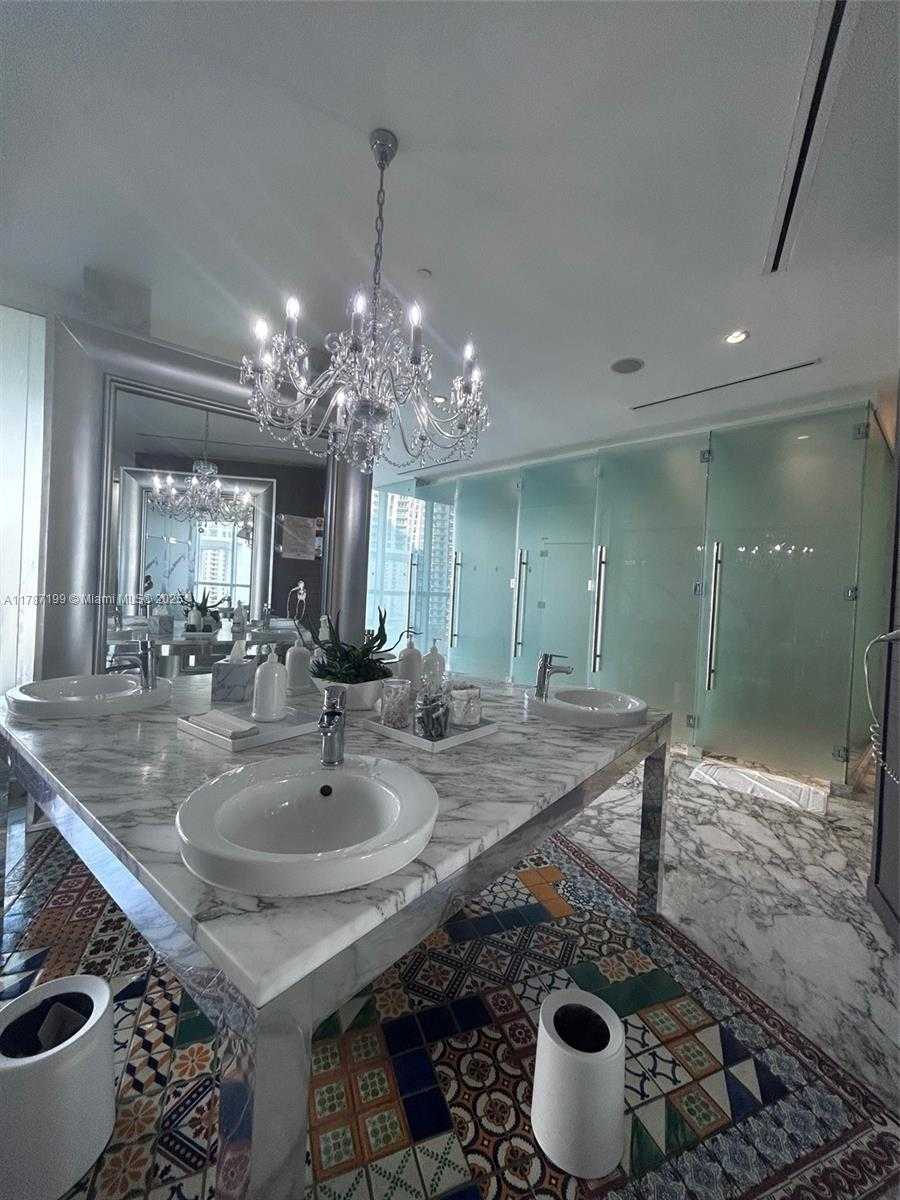 Small Image of 485 BRICKELL AVE #3911, Miami Number 26