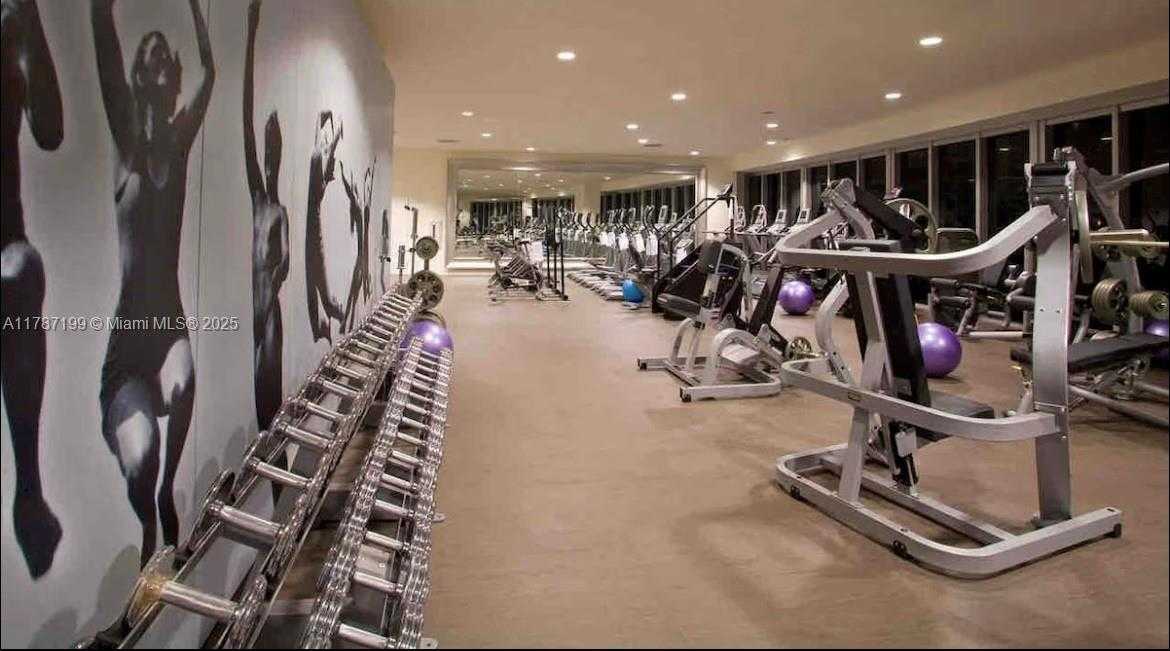 Small Image of 485 BRICKELL AVE #3911, Miami Number 27