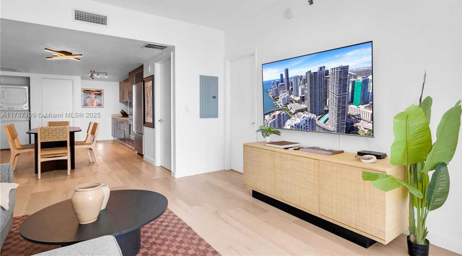 Small Image of 485 BRICKELL AVE #3911, Miami Number 3