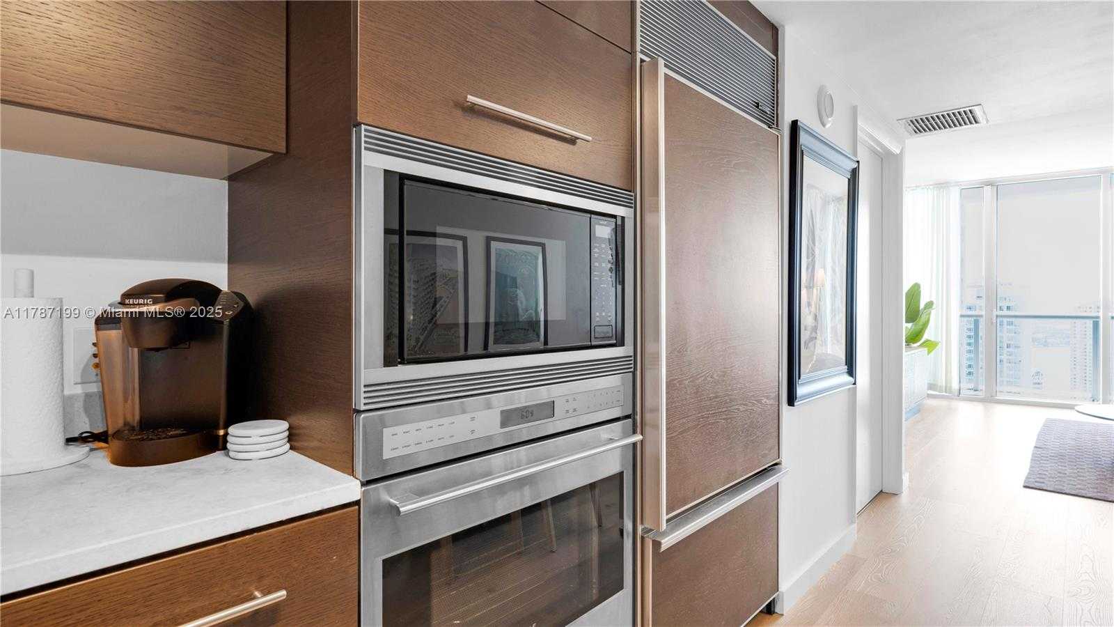 Small Image of 485 BRICKELL AVE #3911, Miami Number 5
