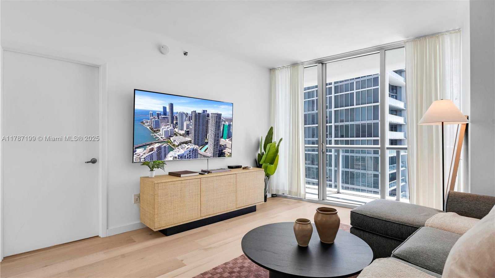 Small Image of 485 BRICKELL AVE #3911, Miami Number 8