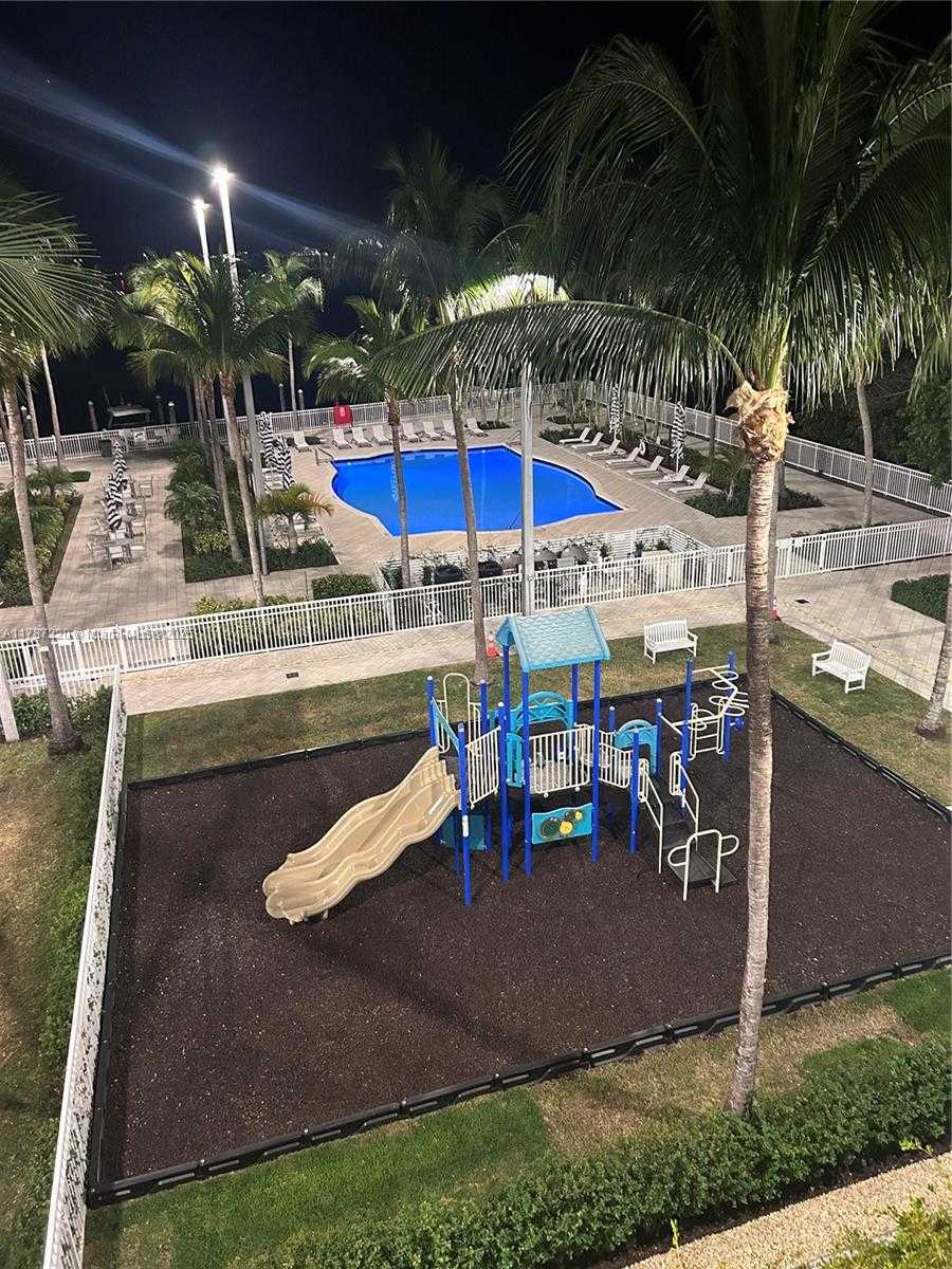 Small Image of 2101 BRICKELL AVE #502, Miami Number 20