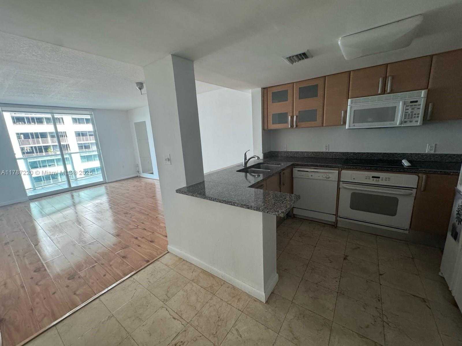 Small Image of 2101 BRICKELL AVE #502, Miami Number 23