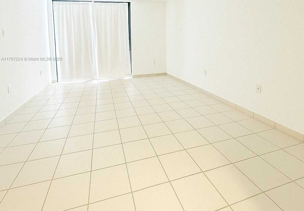 Small Image of 6061 COLLINS AVE #7B, Miami Beach Number 3