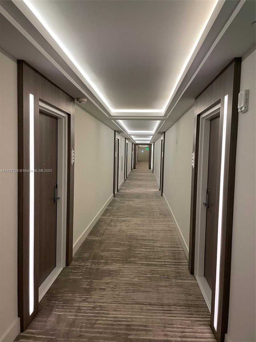 Small Image of 2301 COLLINS AV #1221 (Available Mid-May), Miami Beach Number 3