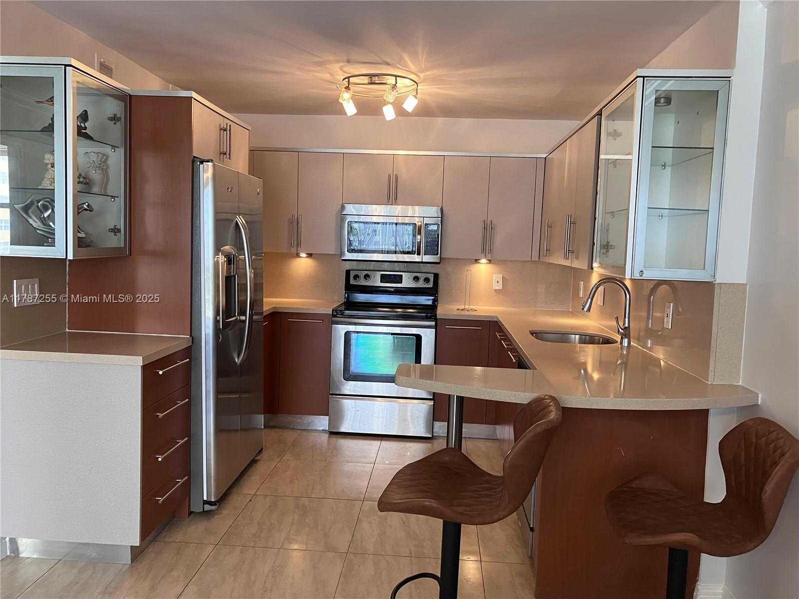 Small Image of 1825 SOUTH OCEAN DR #312, Hallandale Beach Number 3
