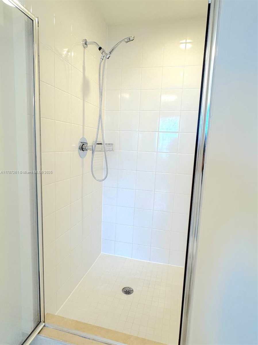 Small Image of 3301 NORTH EAST 1ST AVE #H3001, Miami Number 29