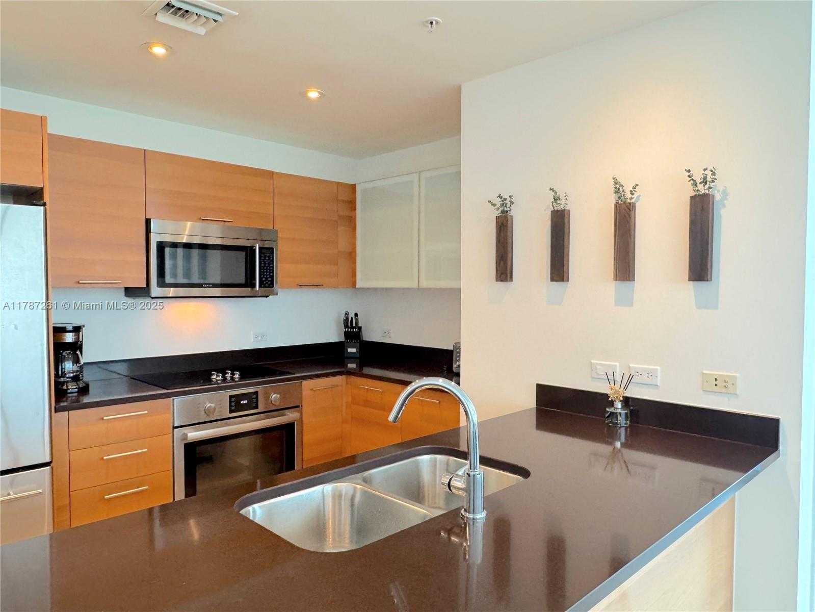 Small Image of 3301 NORTH EAST 1ST AVE #H3001, Miami Number 32