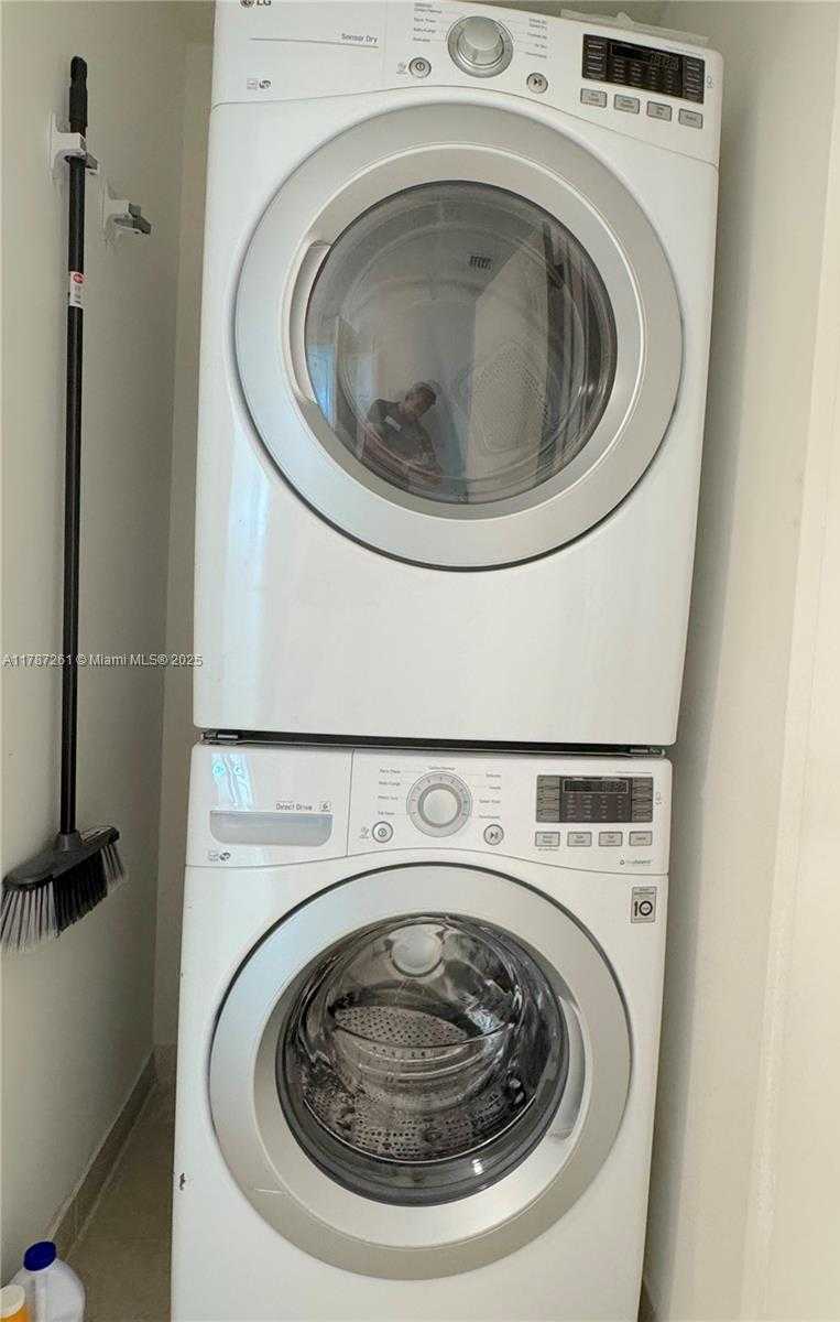 Small Image of 3301 NORTH EAST 1ST AVE #H3001, Miami Number 34